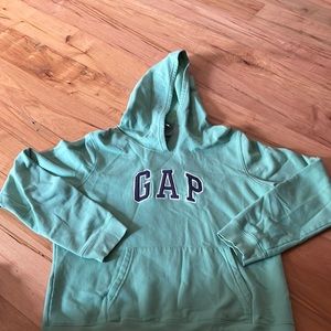 GAP sweatshirt